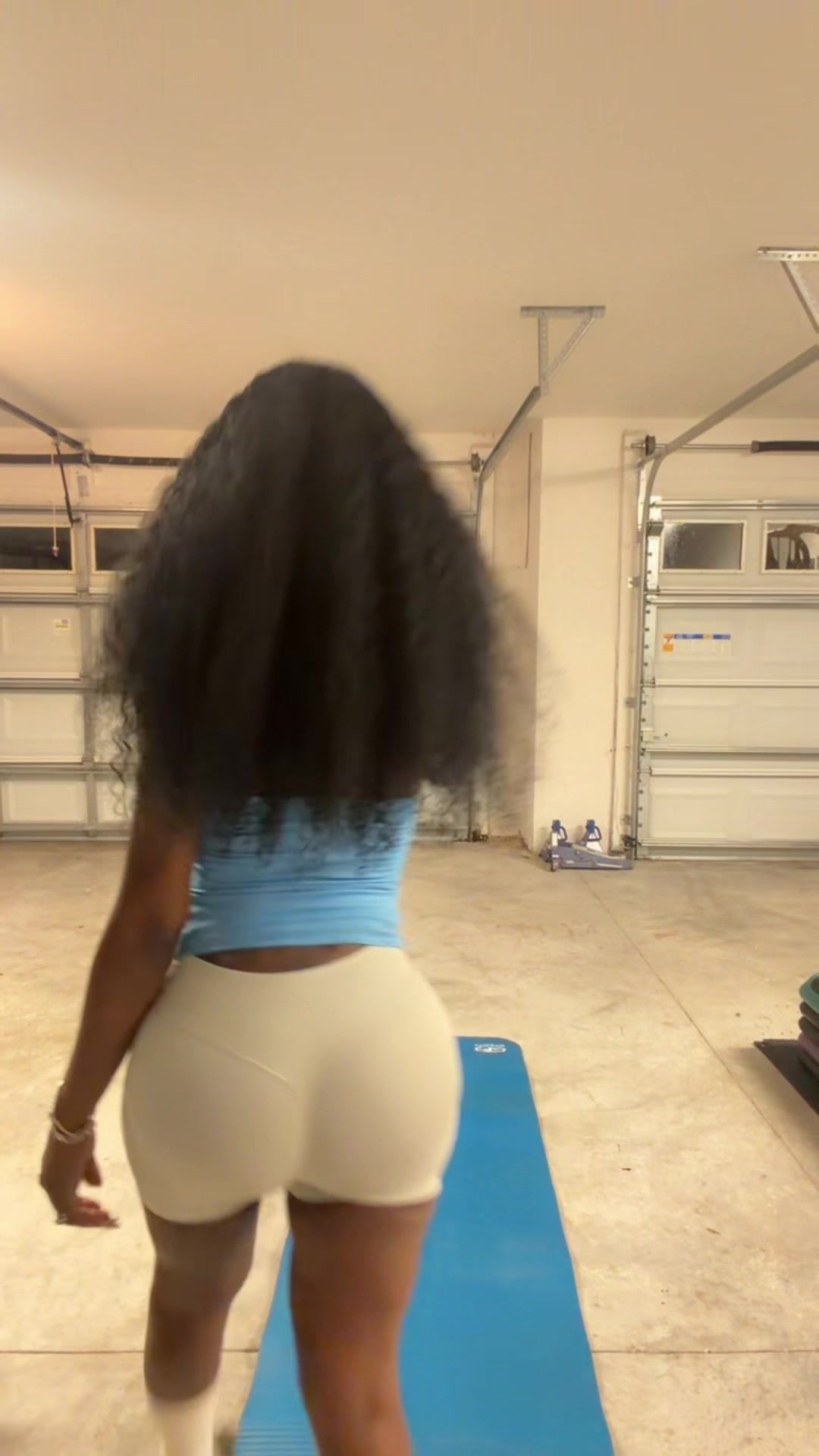 @OHSHETRIPPIN