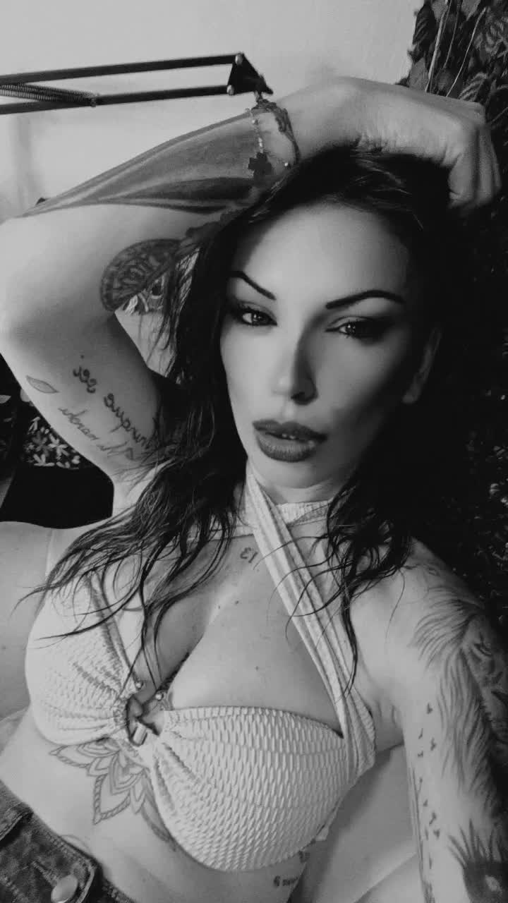 @⚜️❤🔥LA REGINA DI TIK TOK🌹🐿
