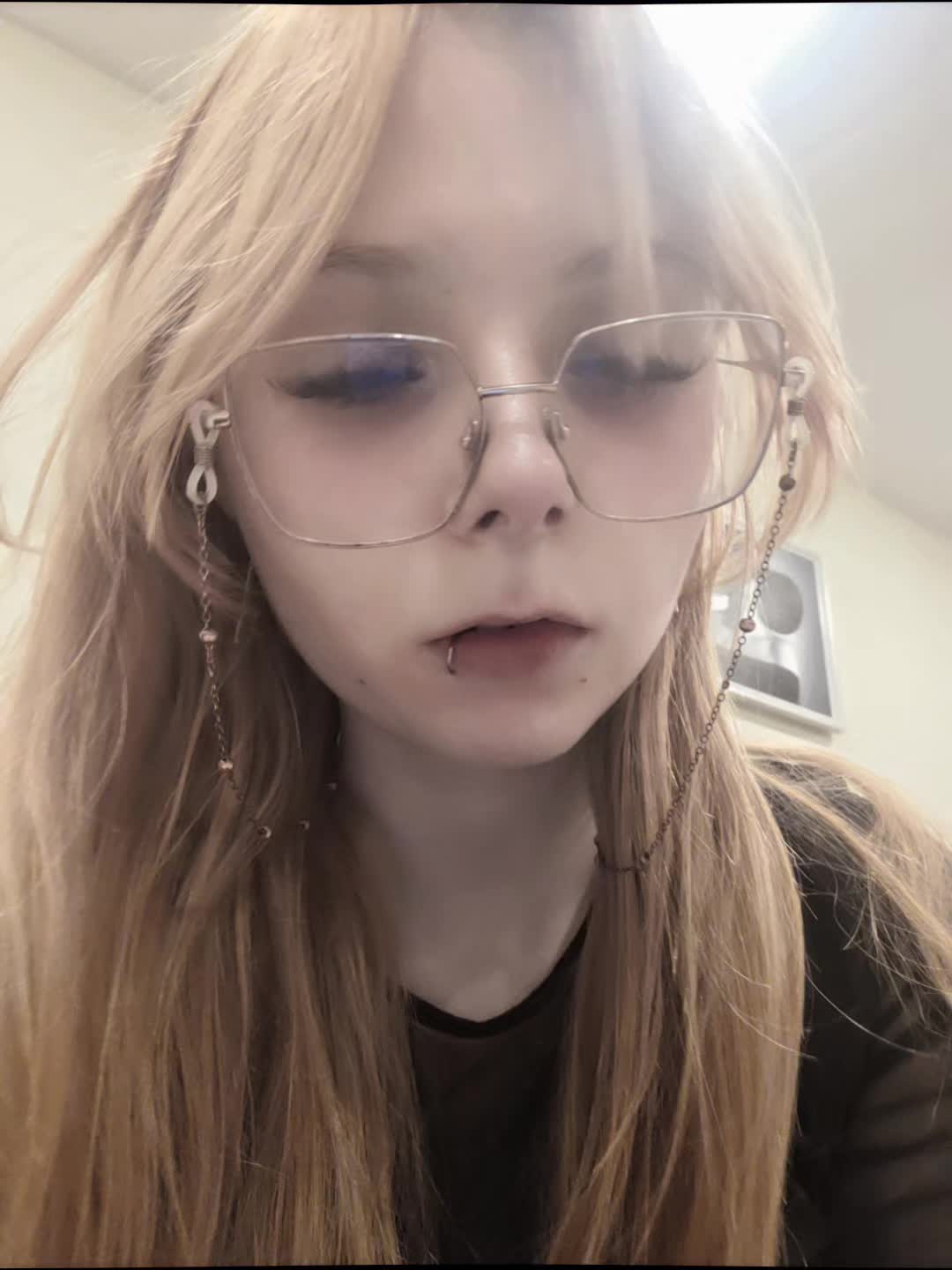 @.@