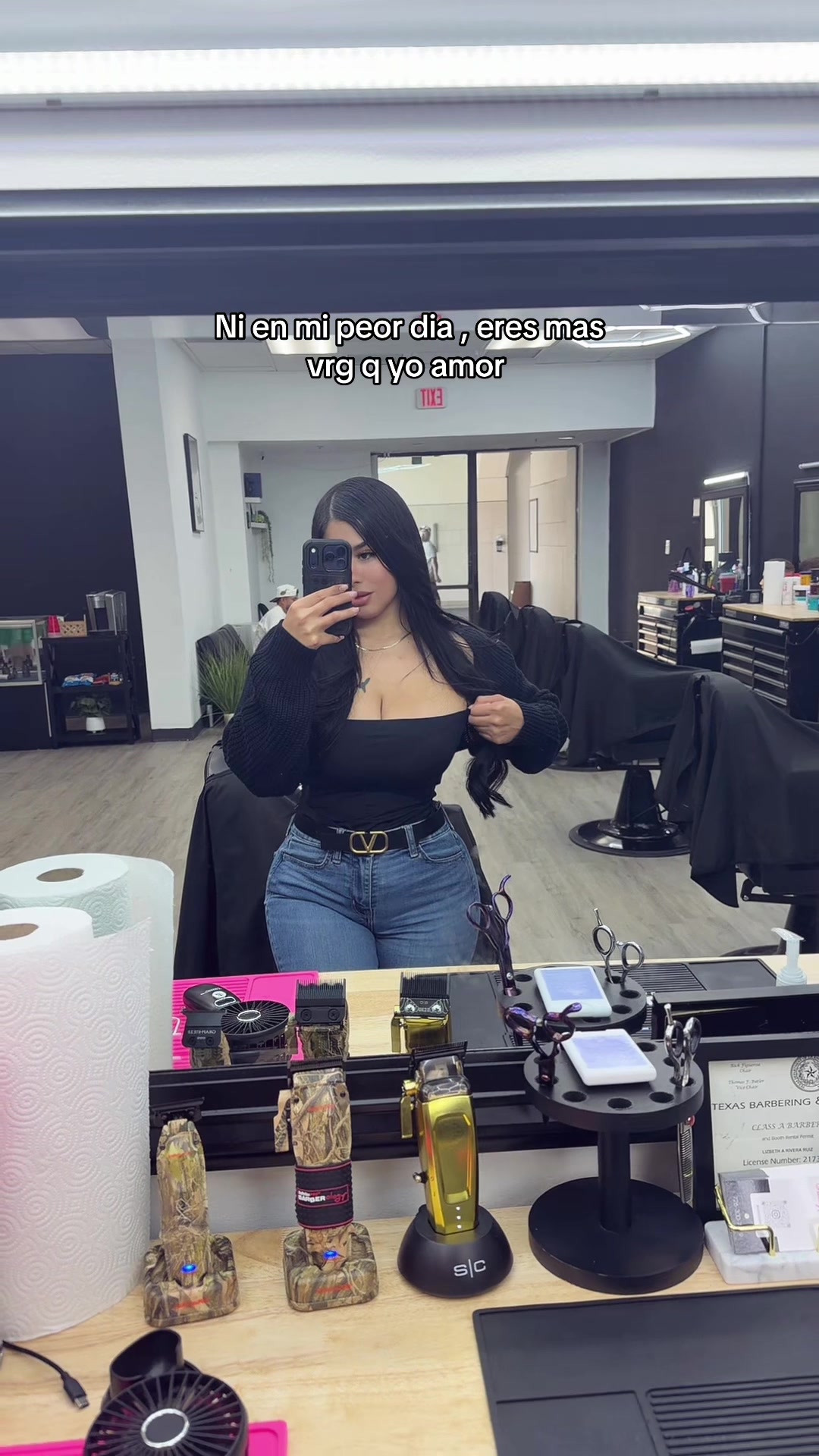 @honeybarber_