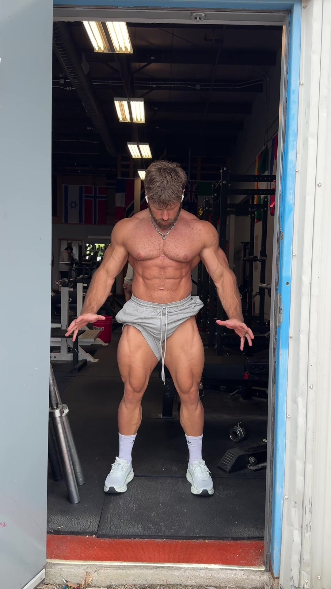 @Alex 🦍