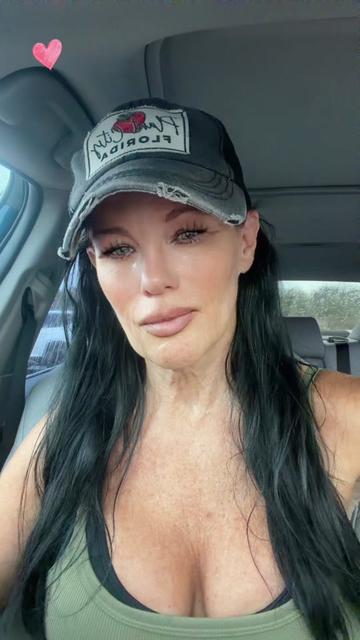 @Julie_AnnXO