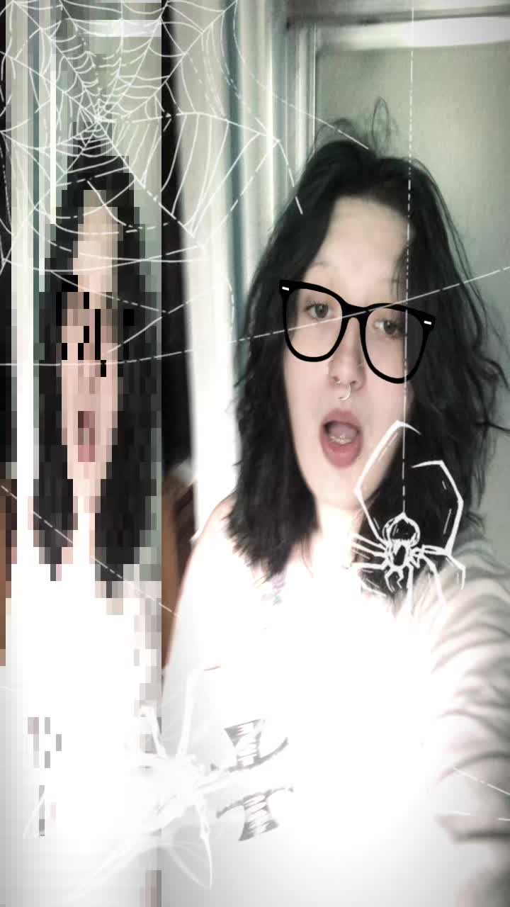 @🧛🏻&zwj;♀️𐕣 𝒜𝓃𝓃𝒶 𐕣🦇