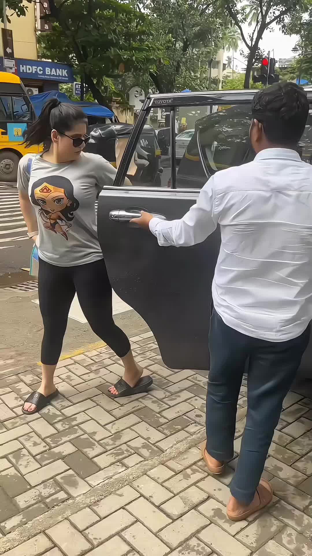 @zareen_khan