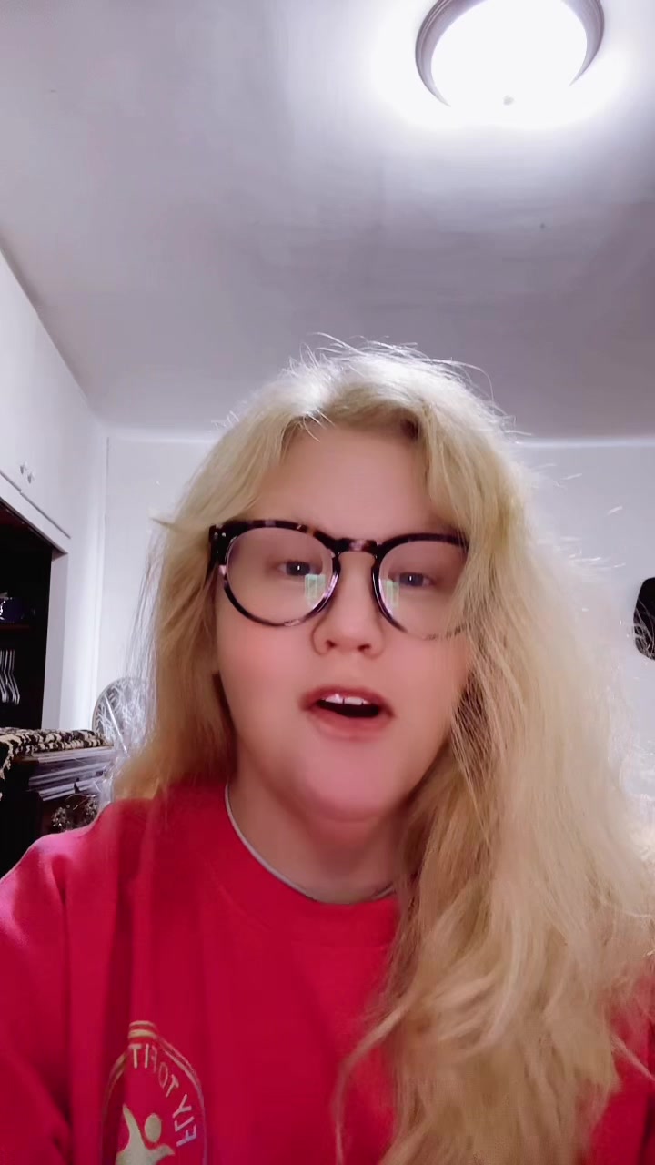 @Lexi Lou💕🪩🫶🌟☮️