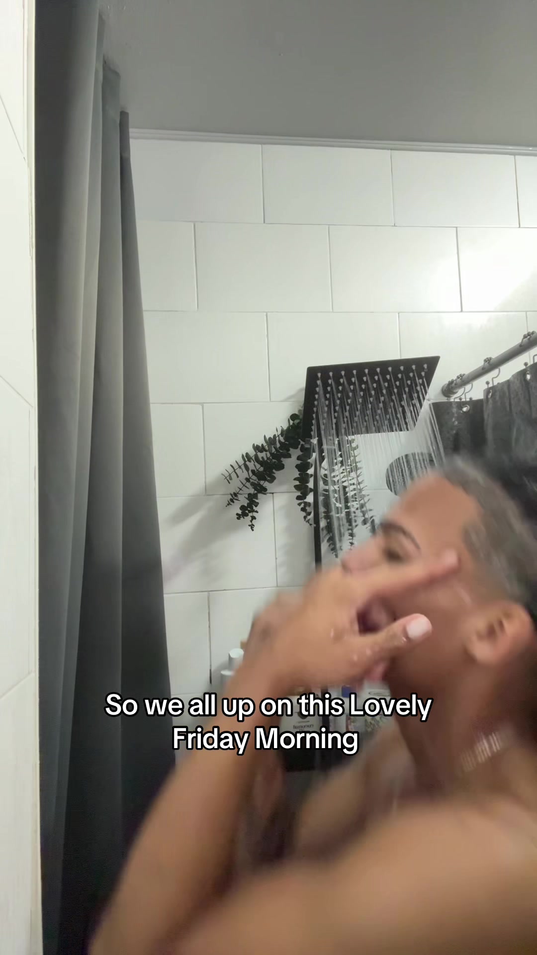 @astackzzz_
