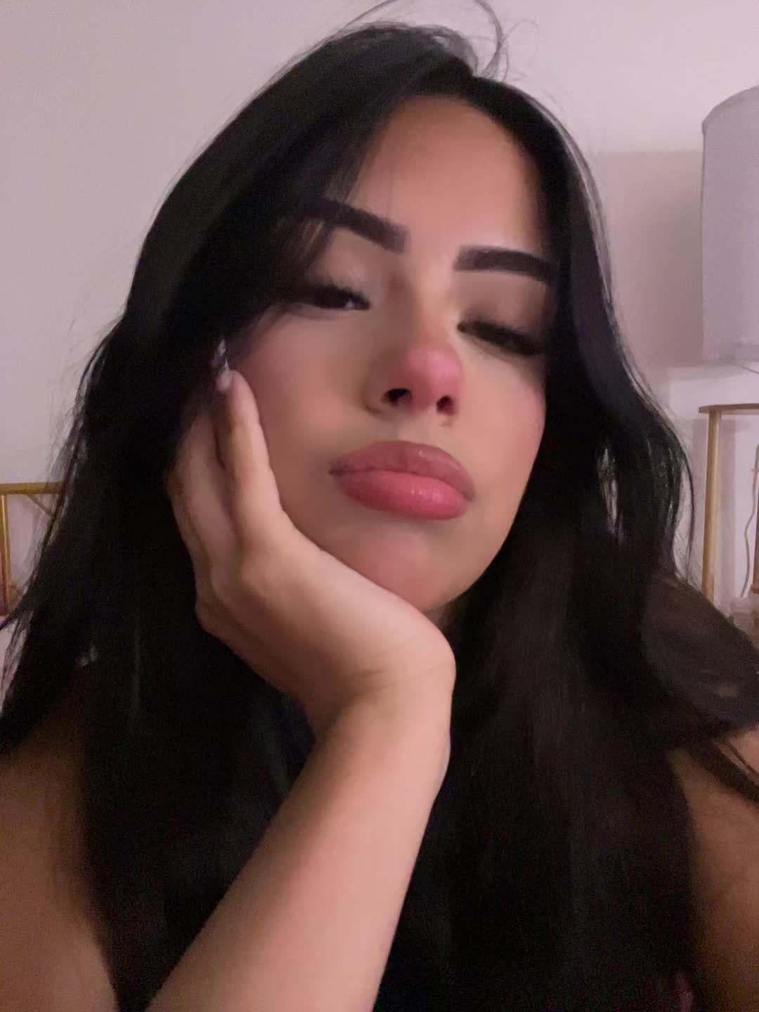 @𝓂𝒾𝓂𝒾