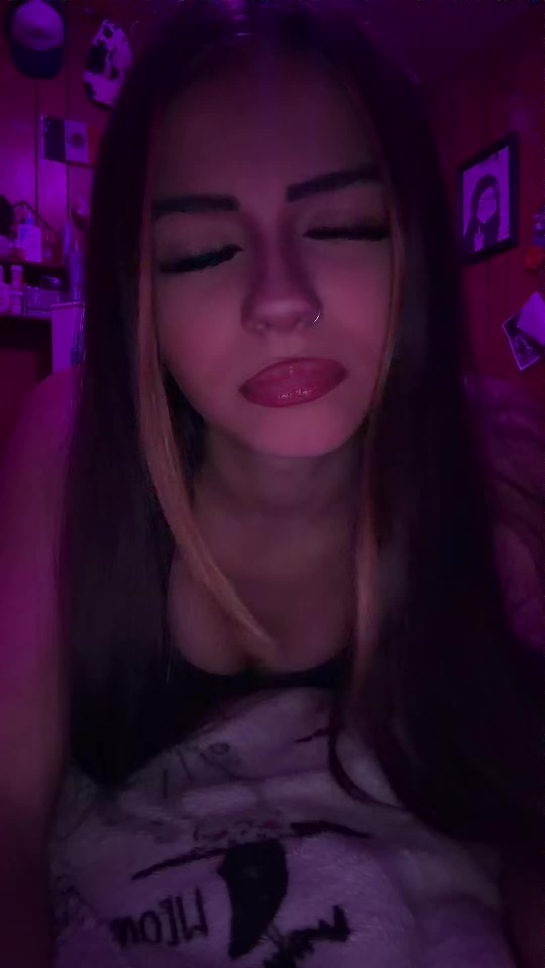 @Alexis🥀🎸🎧