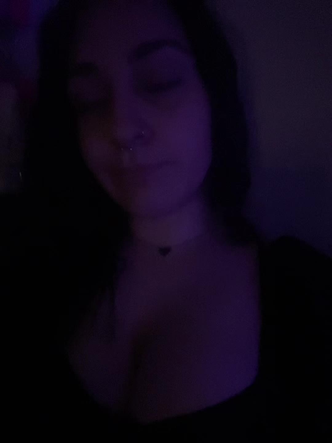 @e l l a 😽🦿