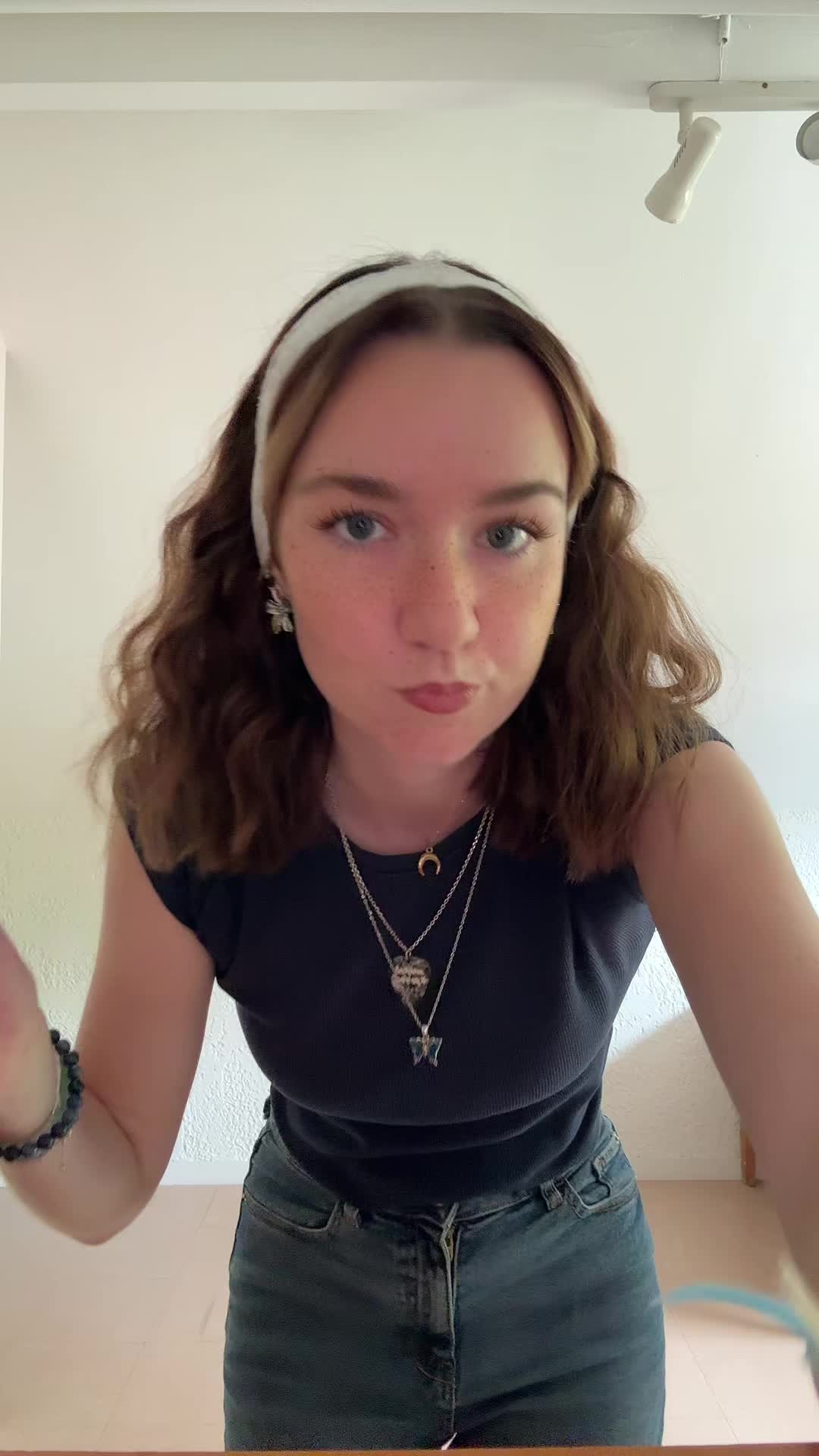 @hi.itsmoonbee