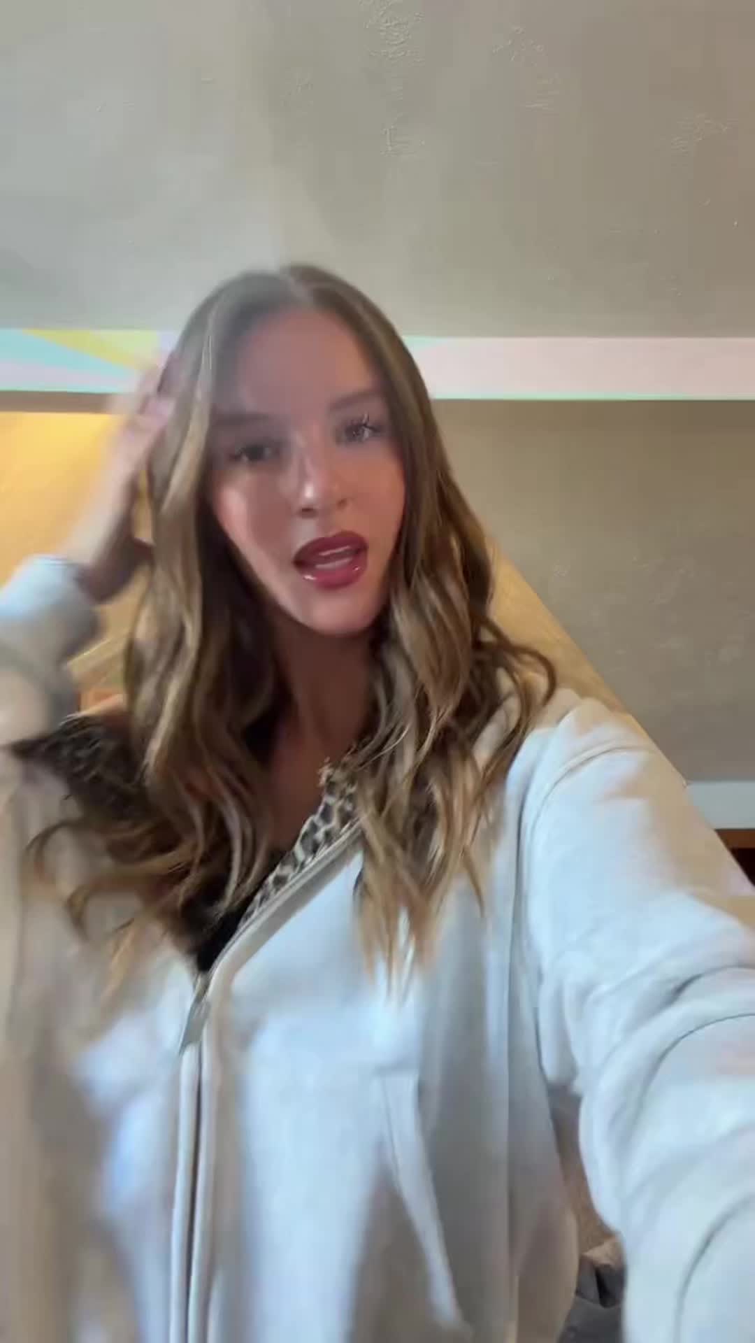 @⃟
