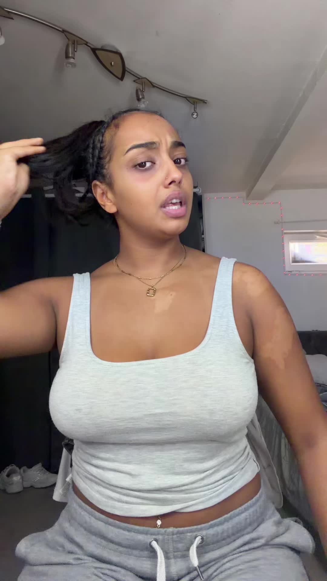 @She ๐