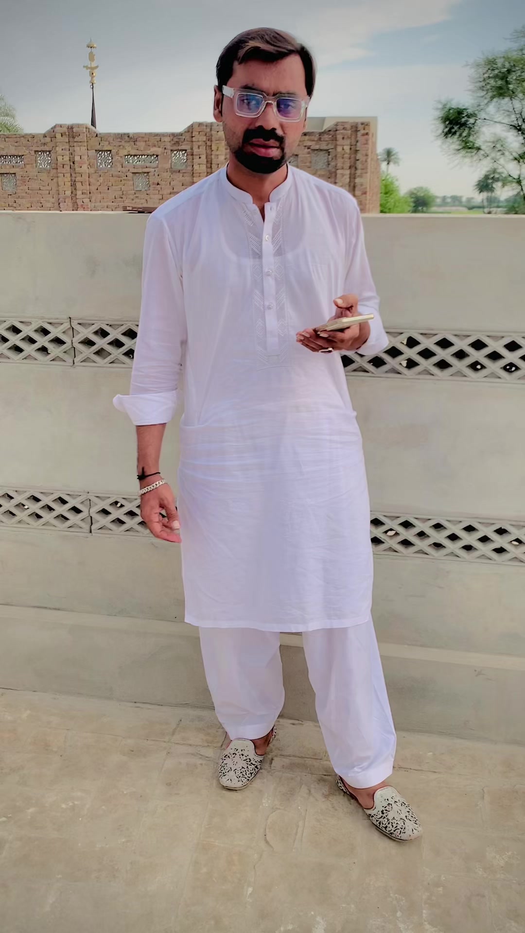 @tiktok.com/@malikaftab965