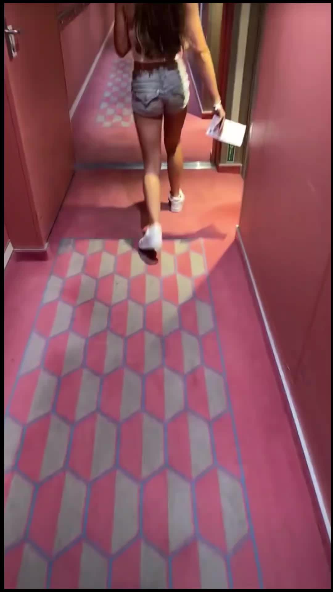 @Nina
