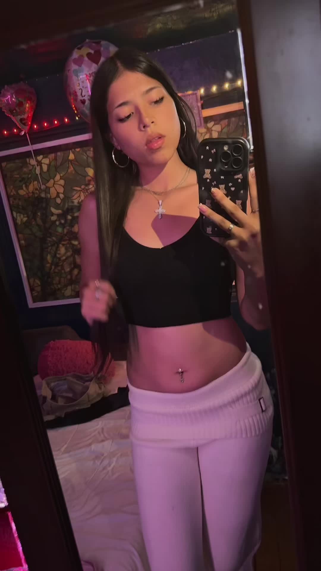 @ᴀɴɪ ʙᴇᴀʀ🧸✝️