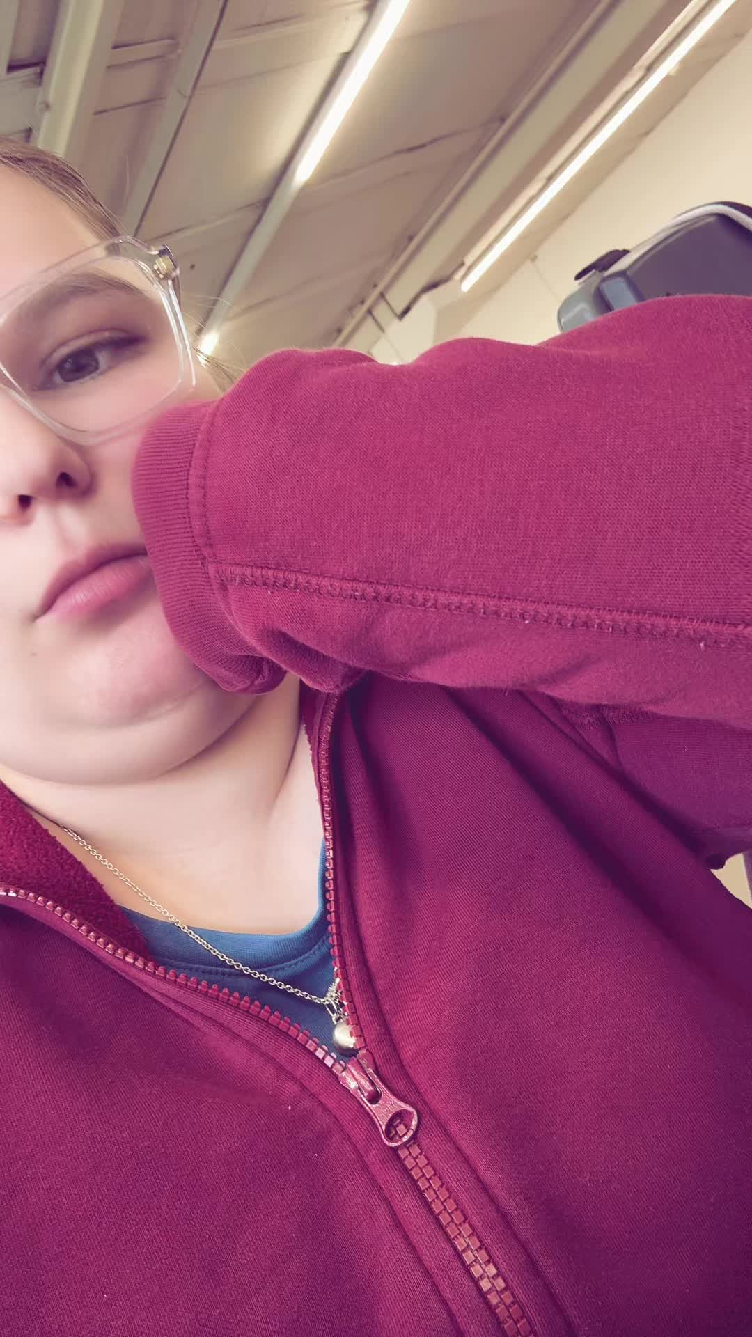 @supergirlfrauke