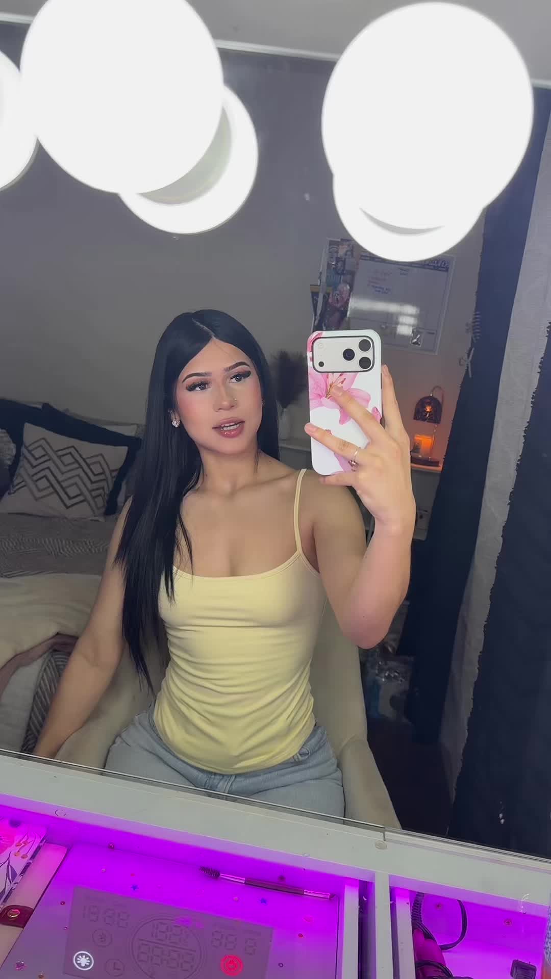 @mialnavarro