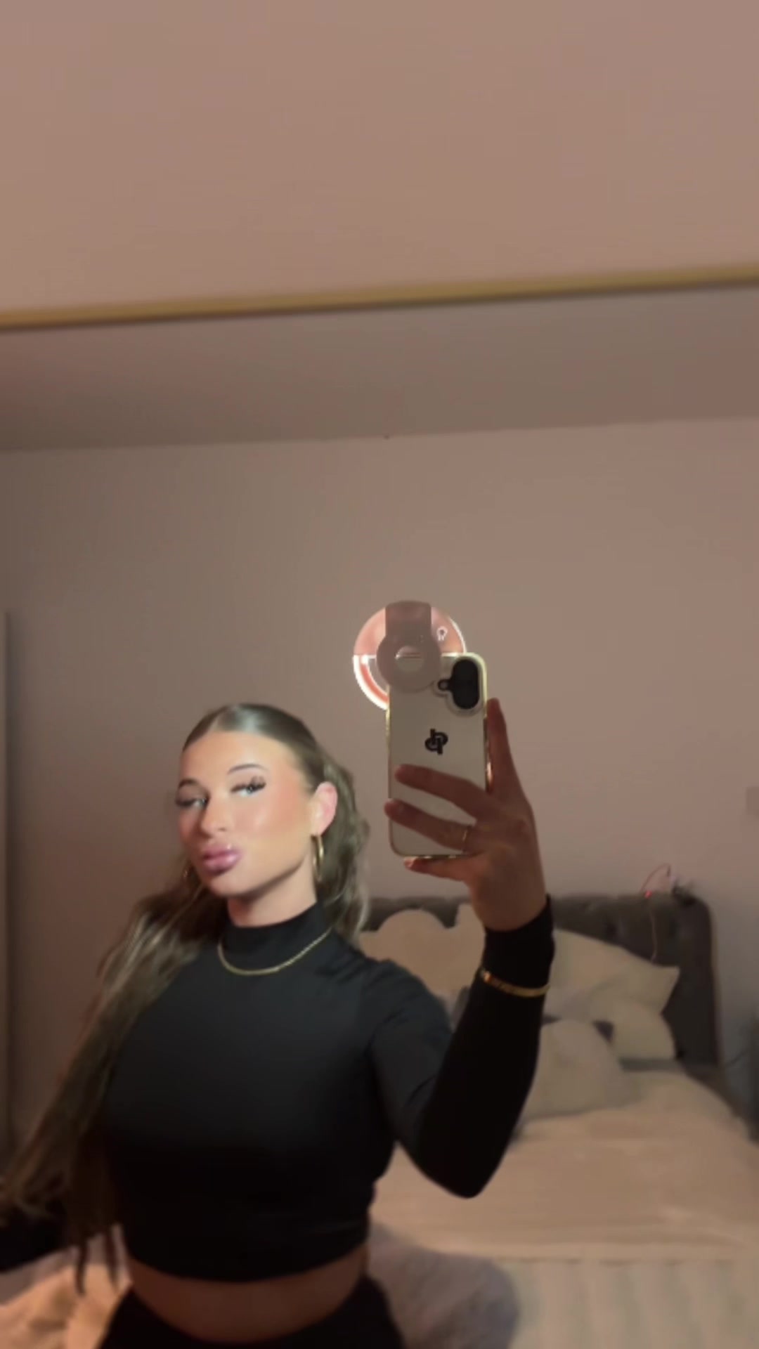 @Jesuismina