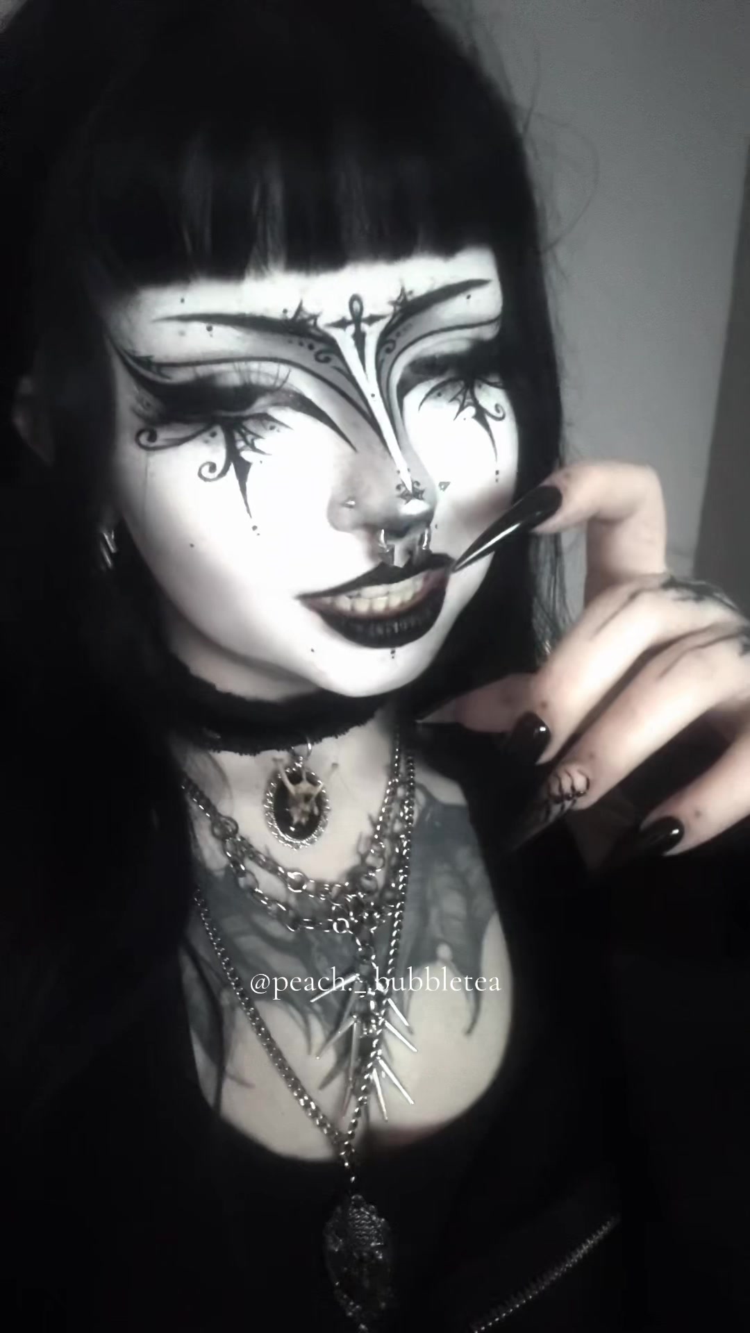 @Julie🕷️