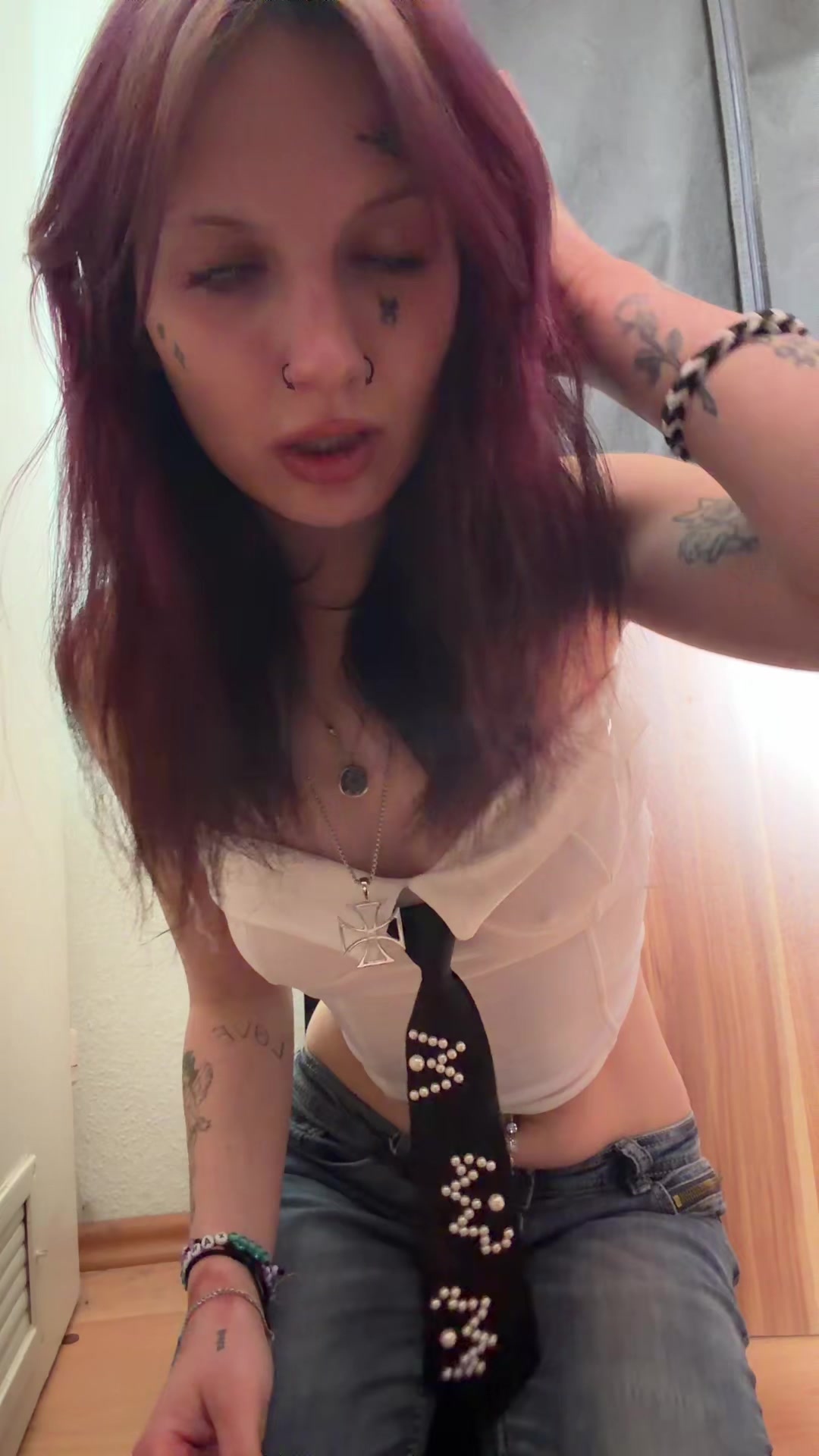 @lyzz
