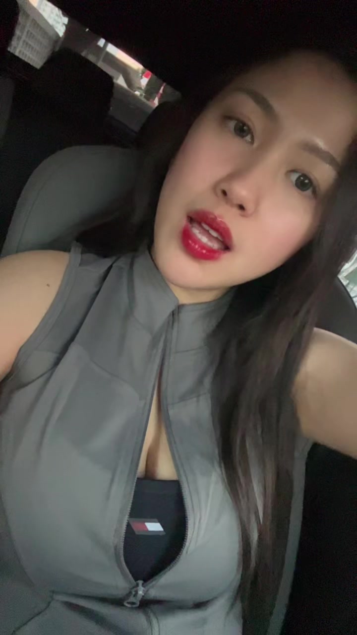 @jesslynastrella
