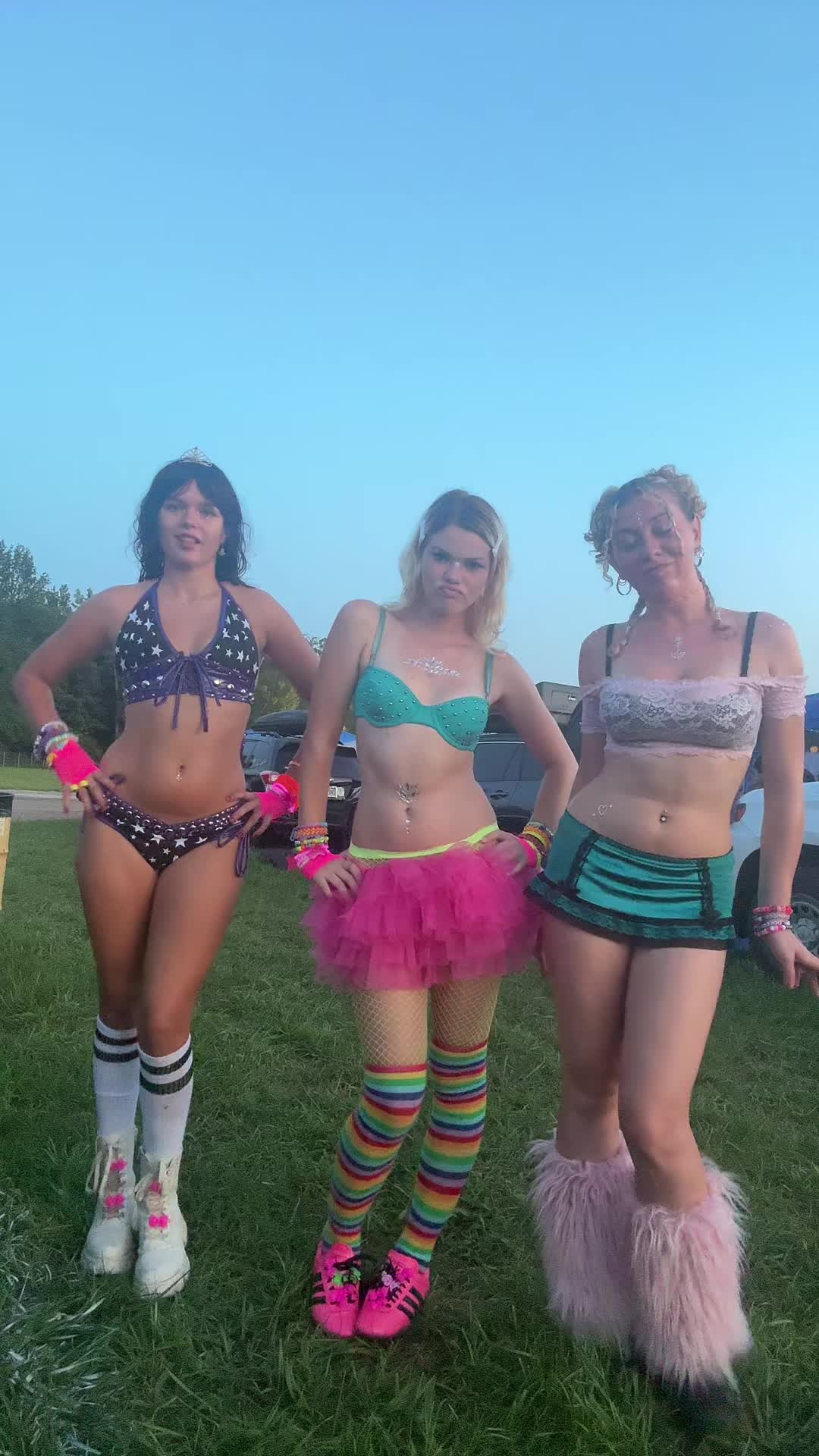 @emilymonsta