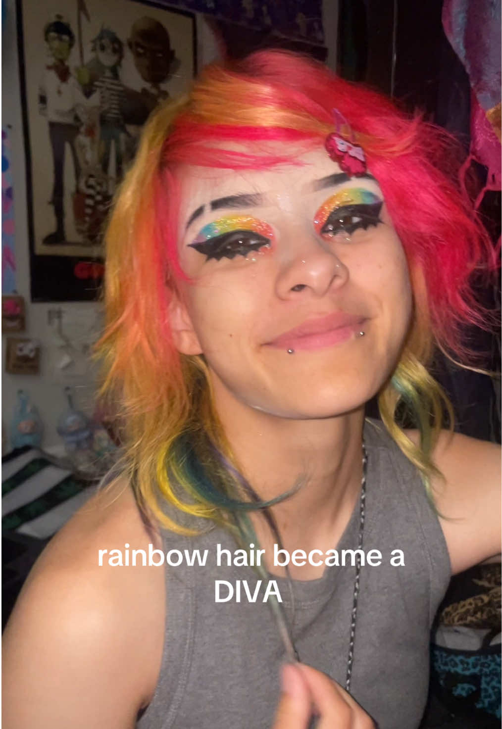 @Weird chick wit pink hair