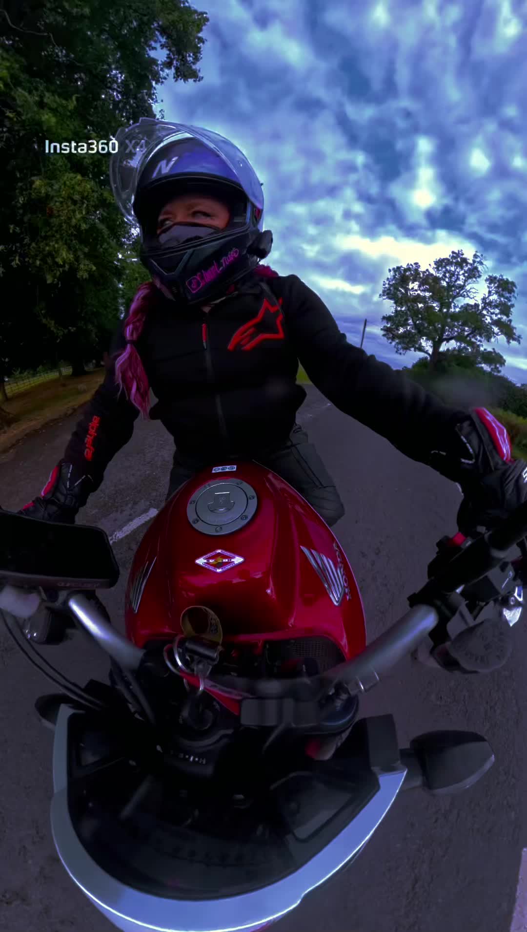@charl_rides๐๏ธ๐