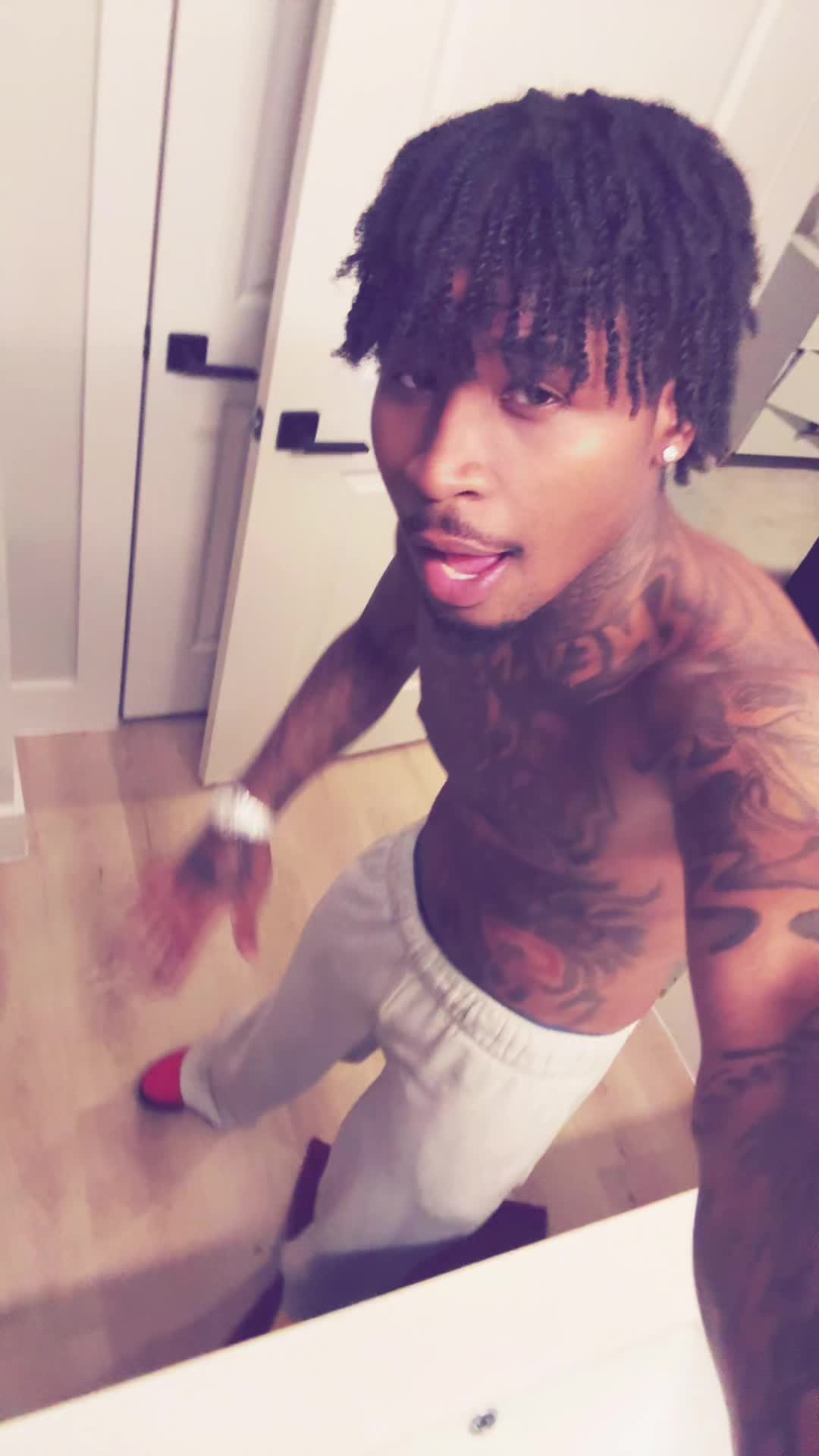 @famouscamm3