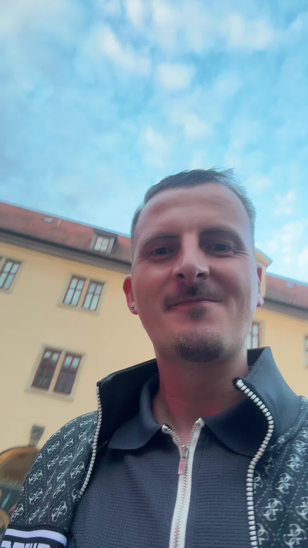@©Andreas™
