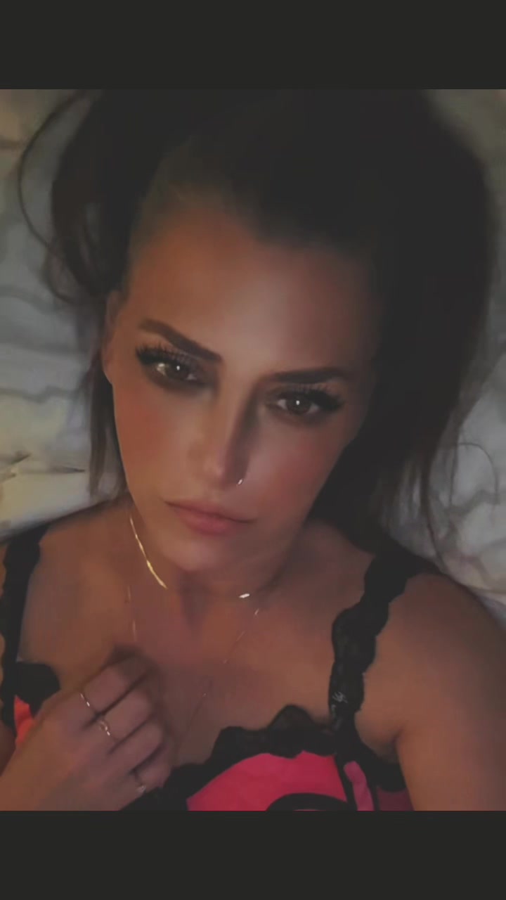 @Reni_Rose