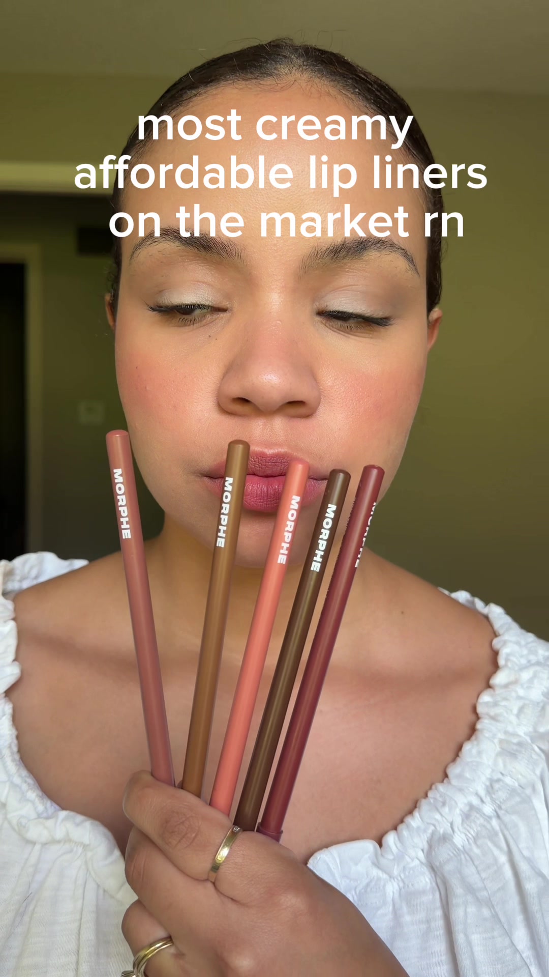 @kels | makeup tuts & more 𑣲⋆。