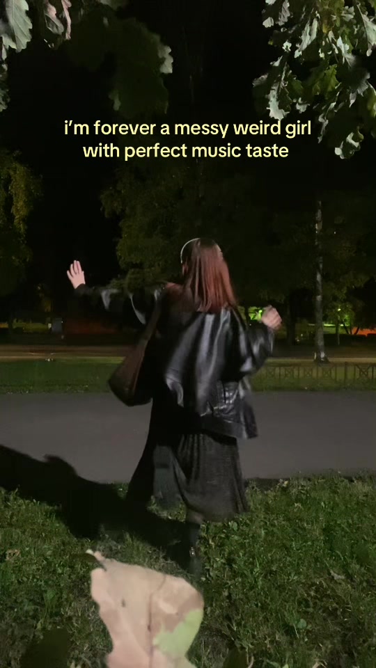 @Упырина🦇🍂🎞️