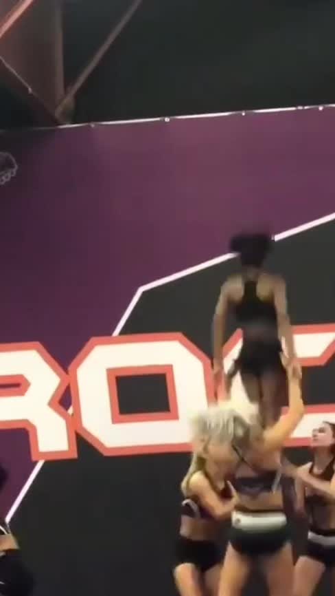 @queensofcombat
