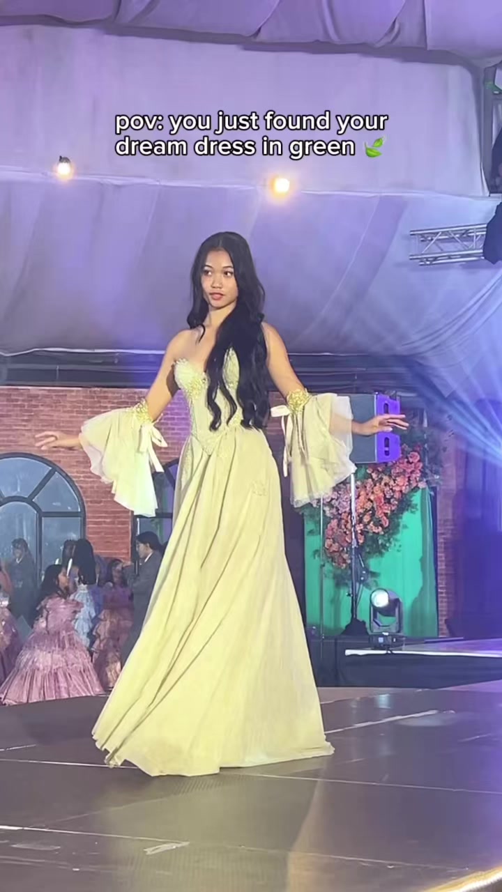 @enchantrail.gowns on IG