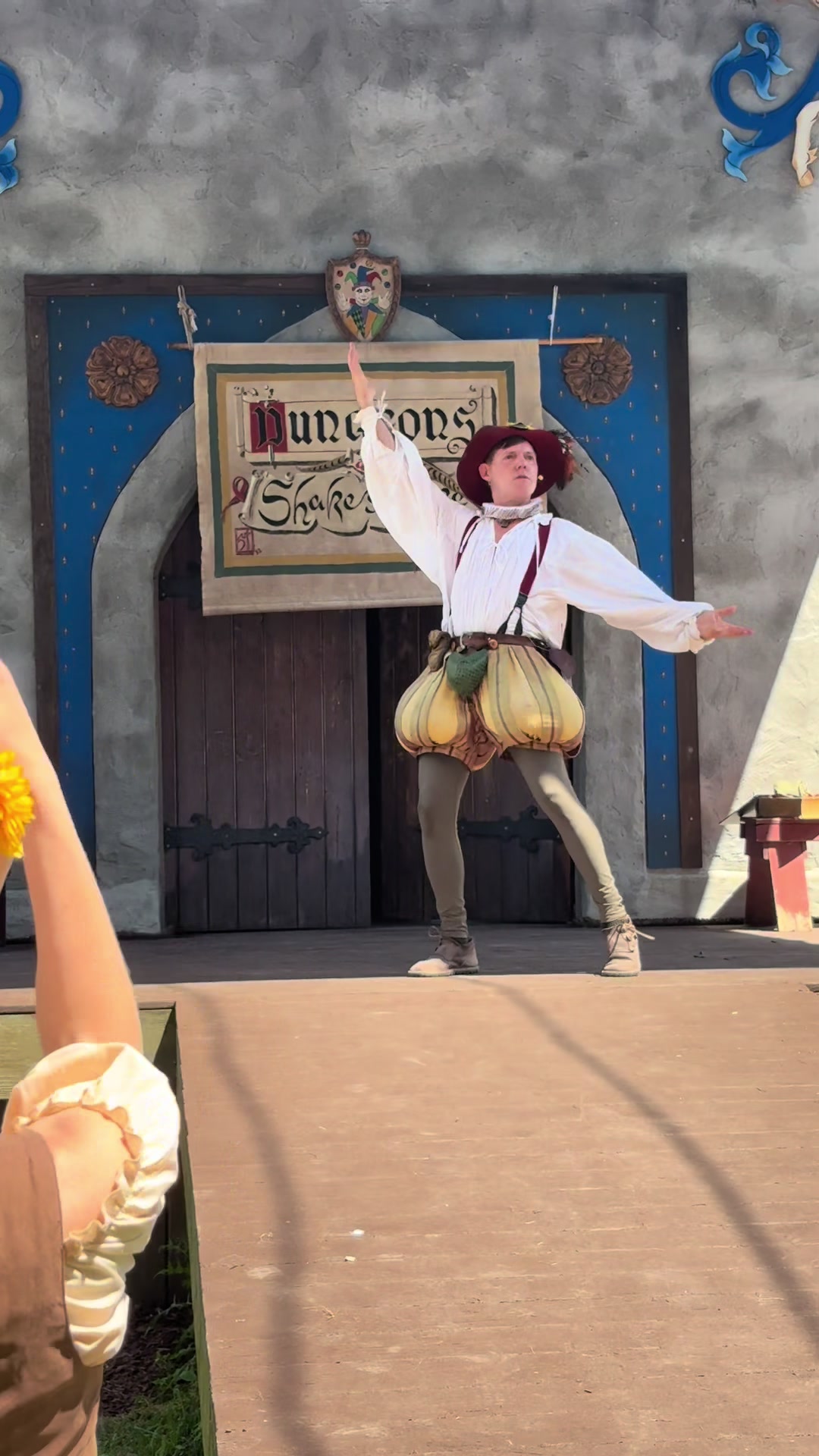 @Renfair.com
