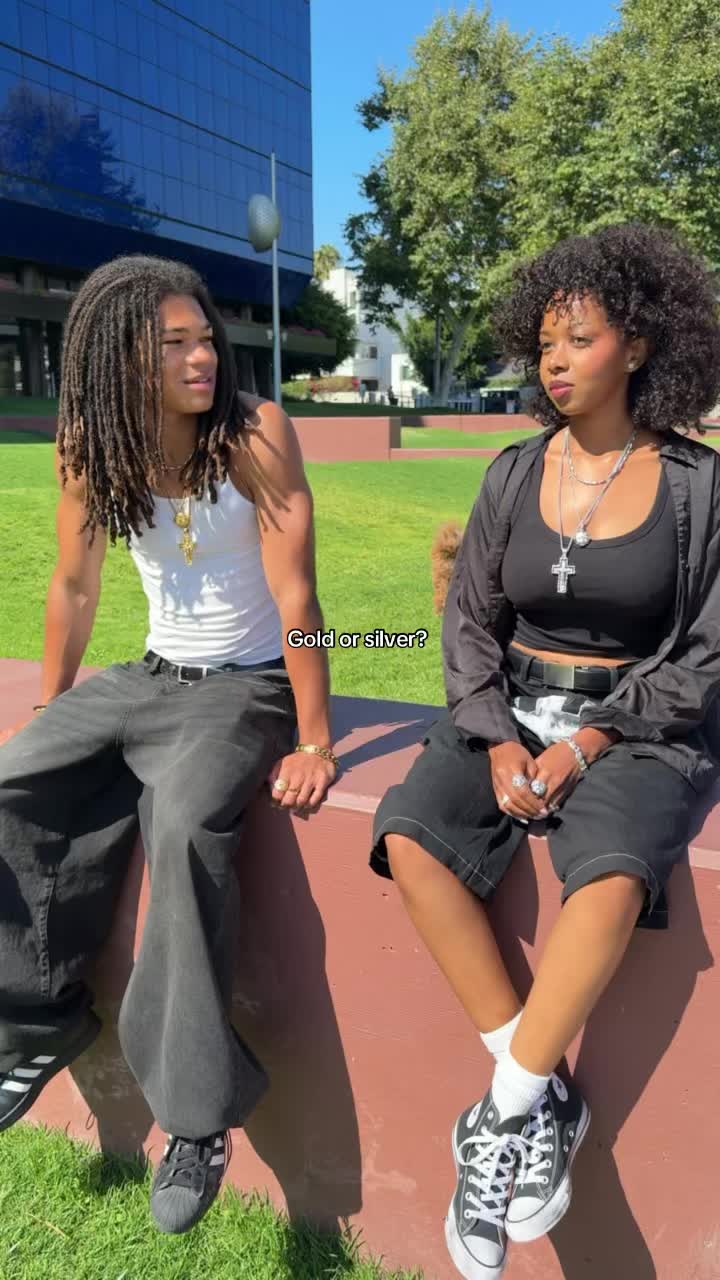 @Elaré