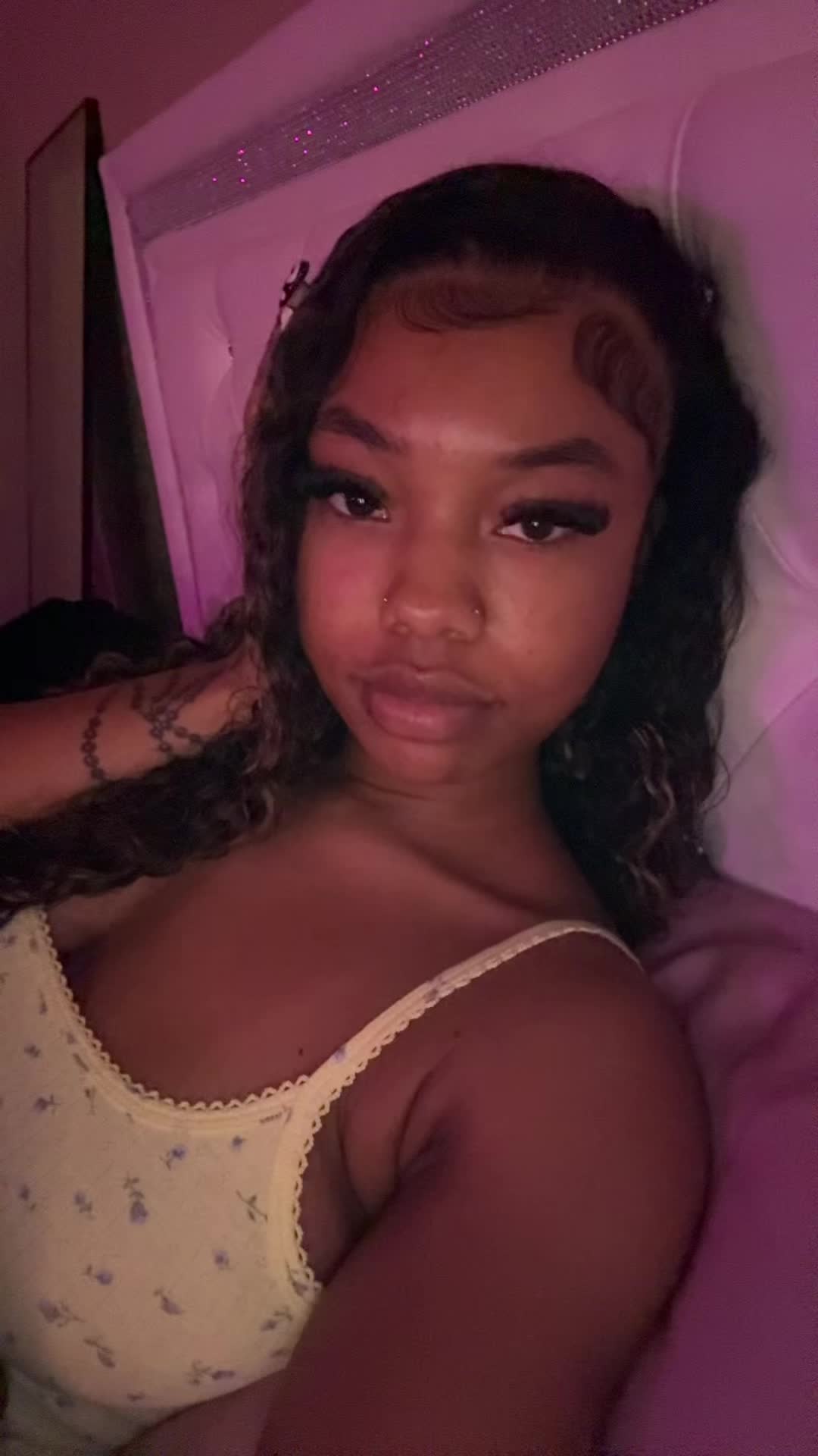 @hai bae! °❀.ೃ࿔*