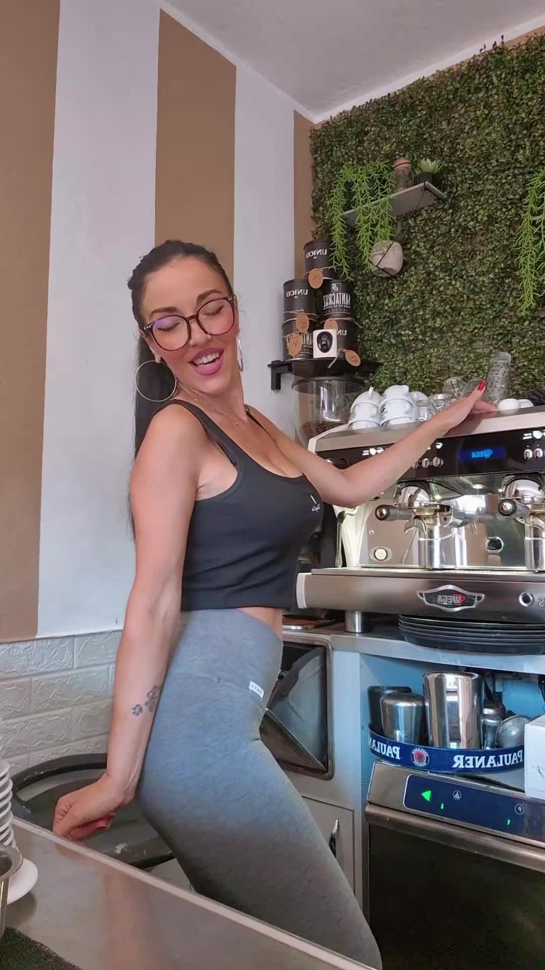 @elutza89 barista di tik tok