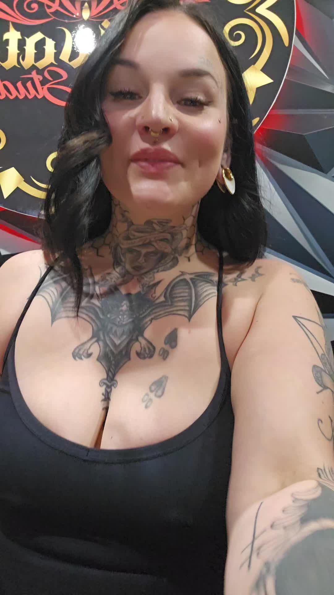 @Amber_pokesholes