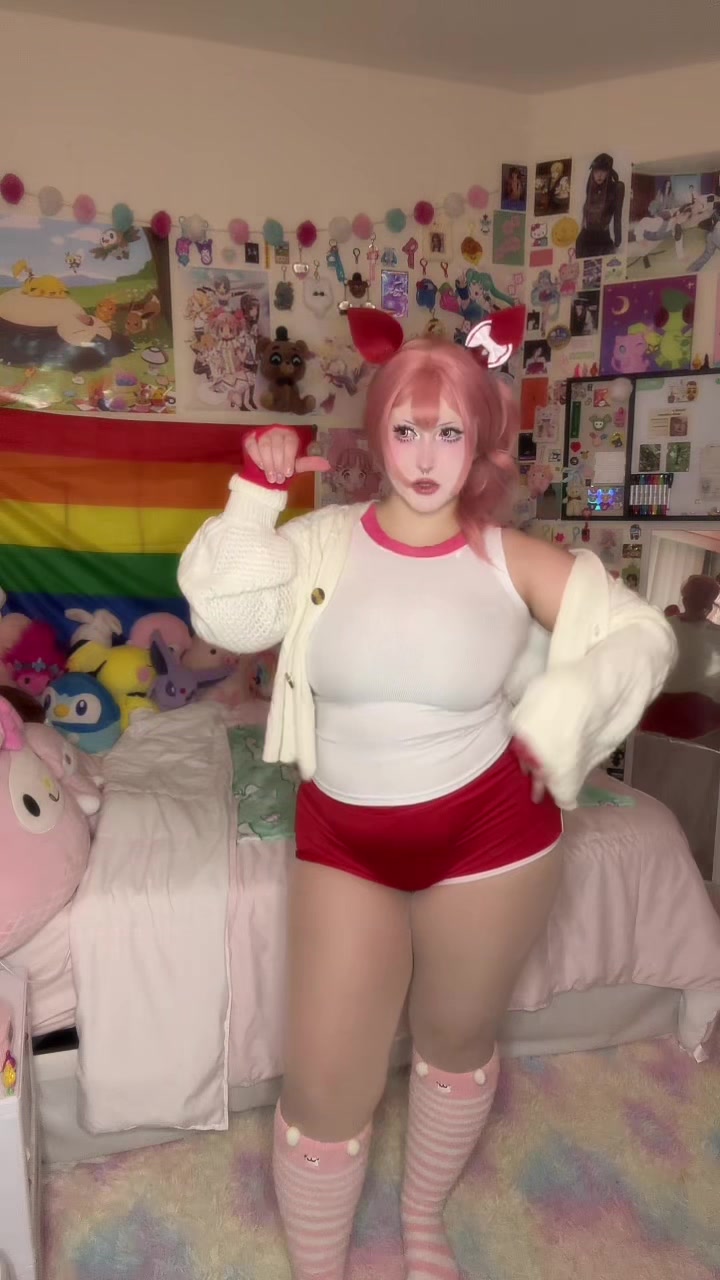 @\( &acute; ▽ ` )/ ☆彡
