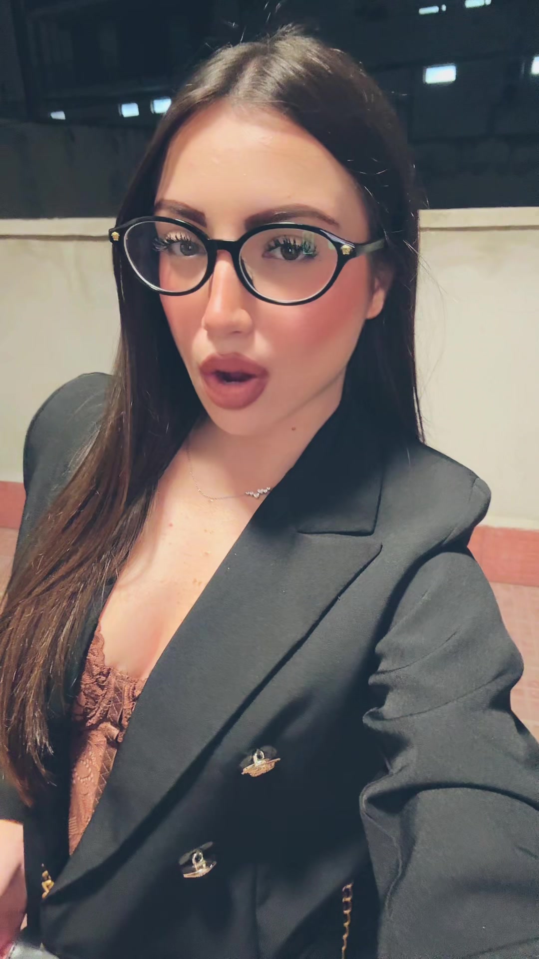 @𝐌