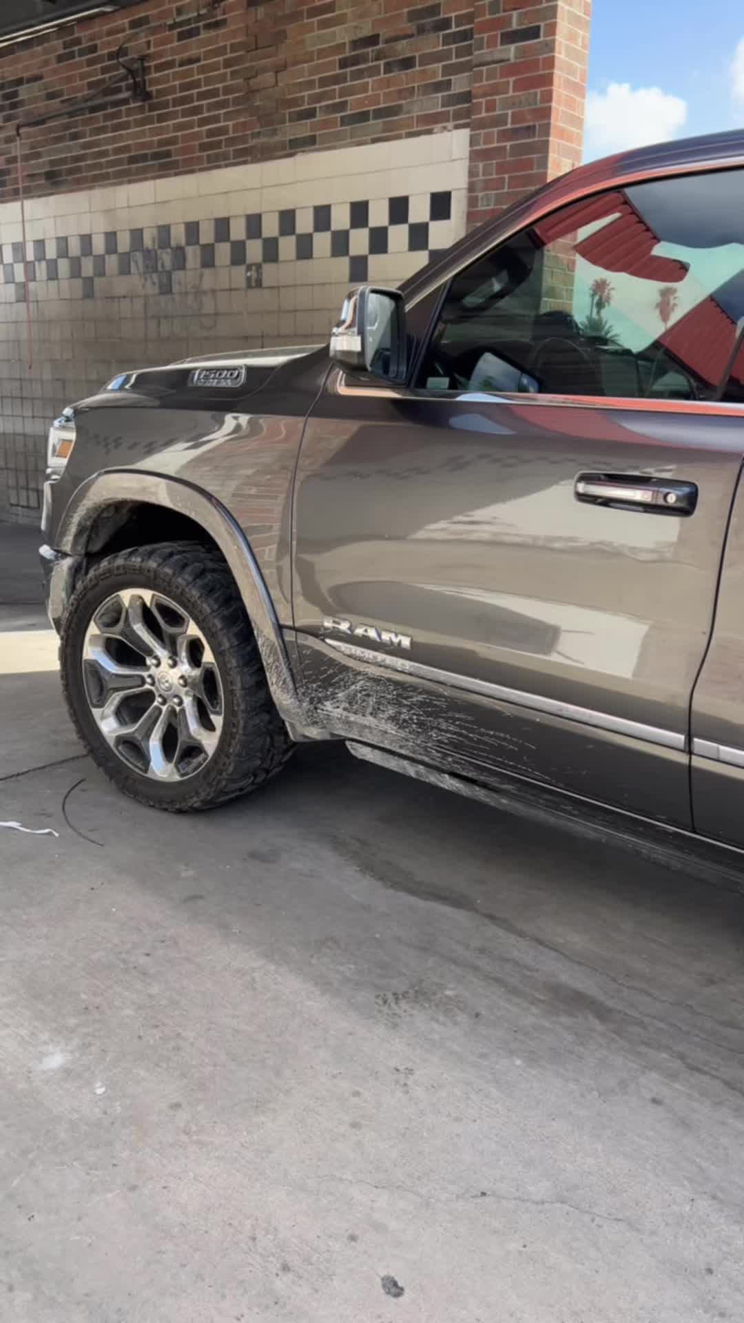 @Yoyo&rsquo;s Hand Car Wash