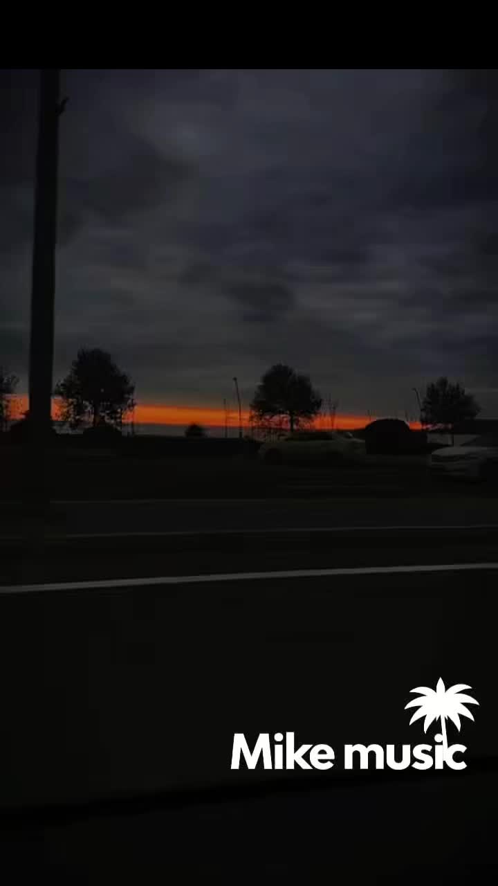 @𝙈𝙞𝙠𝙚𝙈𝙪𝙨𝙞𝙘🌴