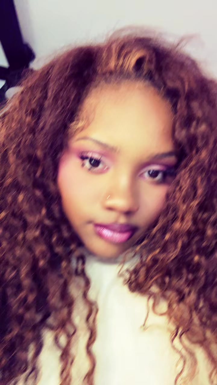 @Makeup By Vonn