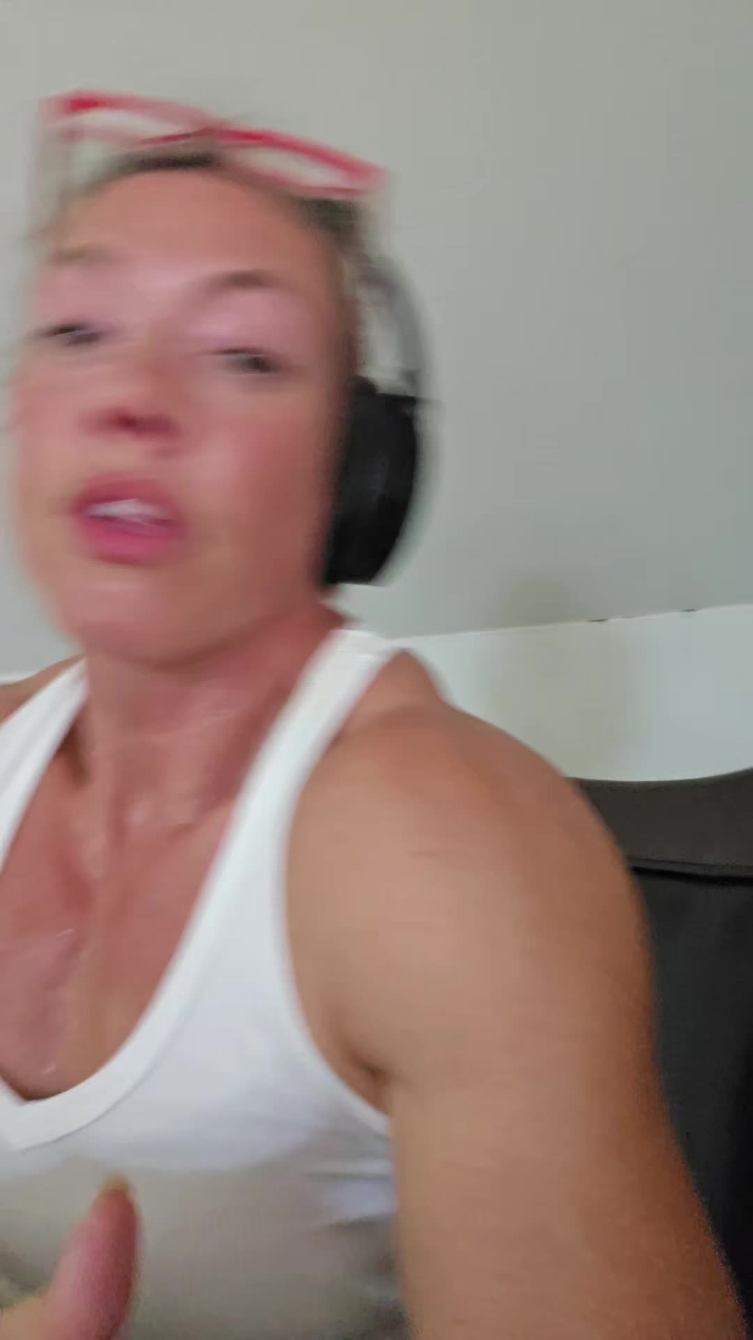 @ShesFitAndFunny