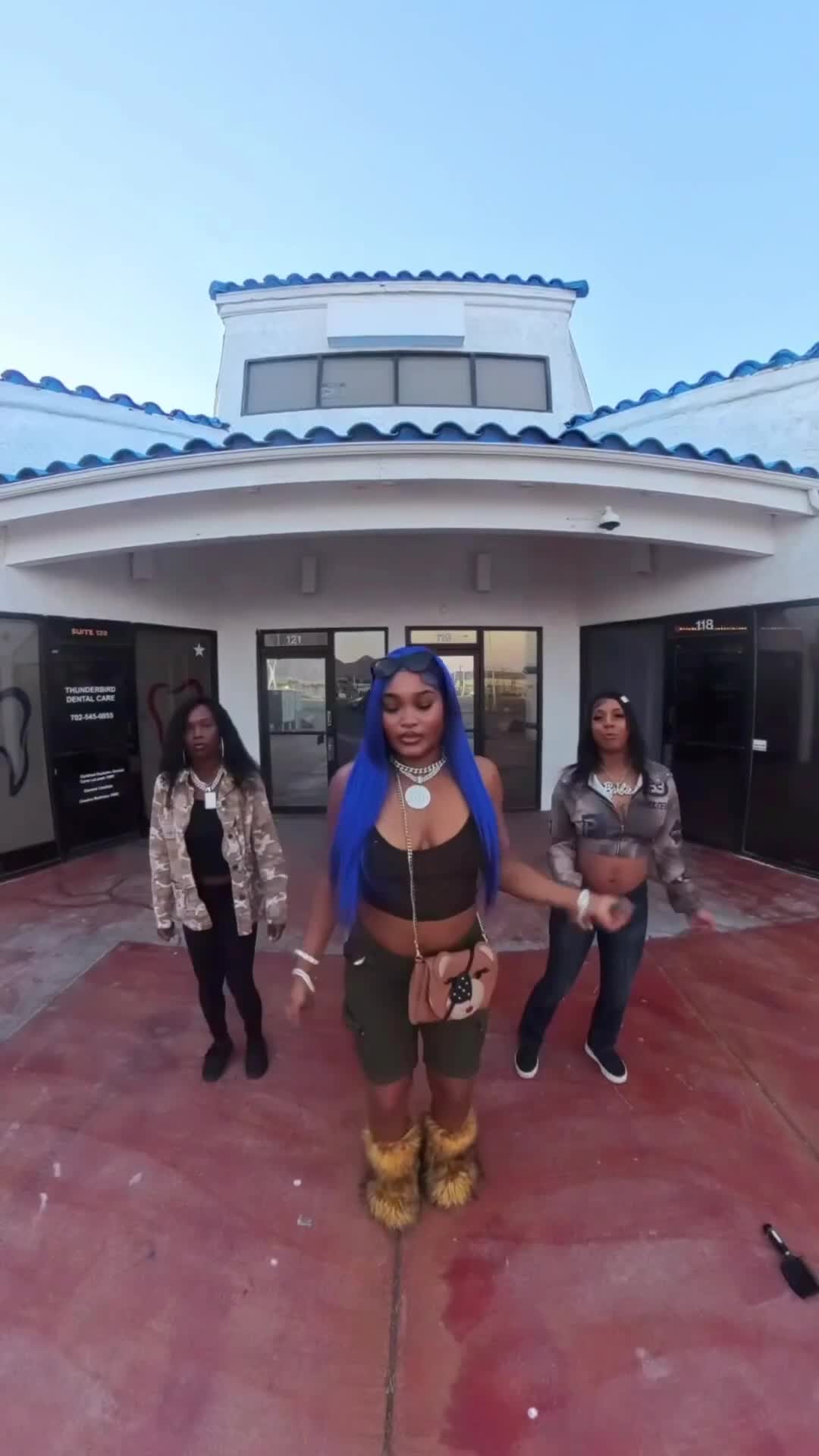 @West Coast Queen
