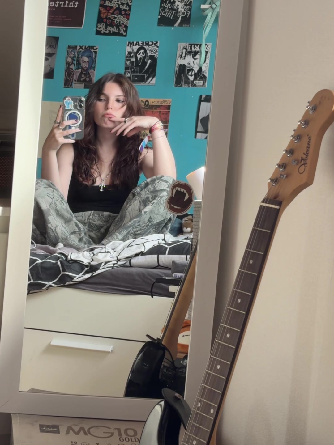 @𝒯𝒶𝓂𝒾🦝🛹🎸