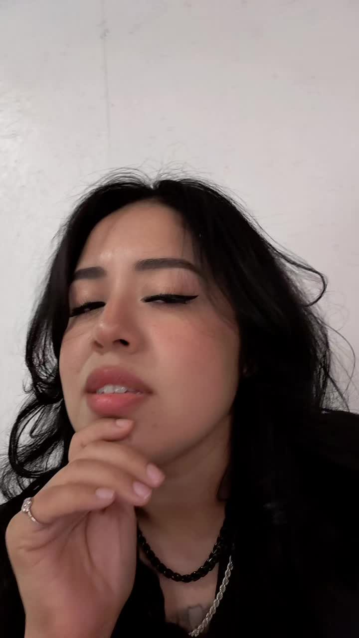@bella
