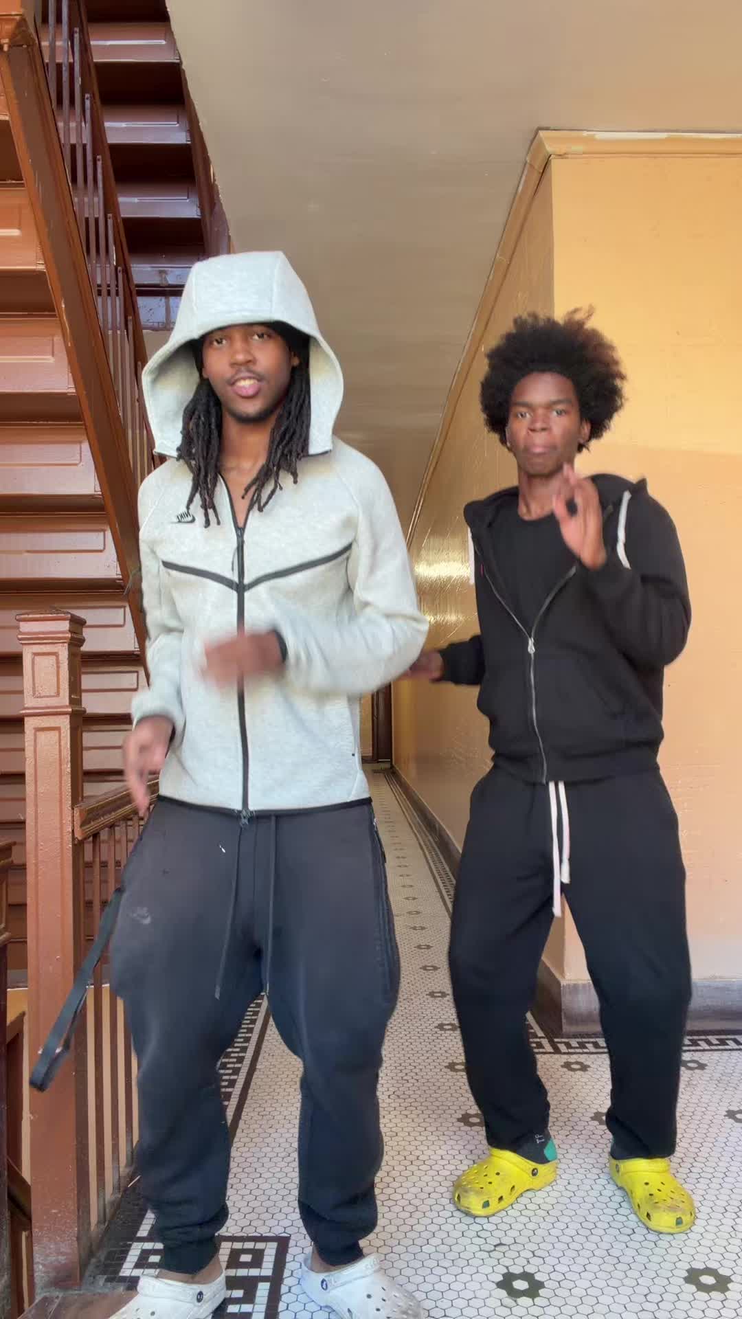 @7